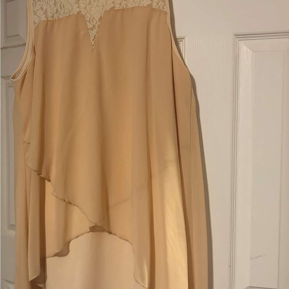 Elegant Cream Sleeveless Blouse with Lace Detail